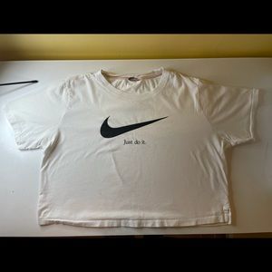Nike Cropped Tee